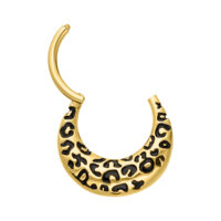Clicker Septum dorato con motivo leopardato su sfondo bianco