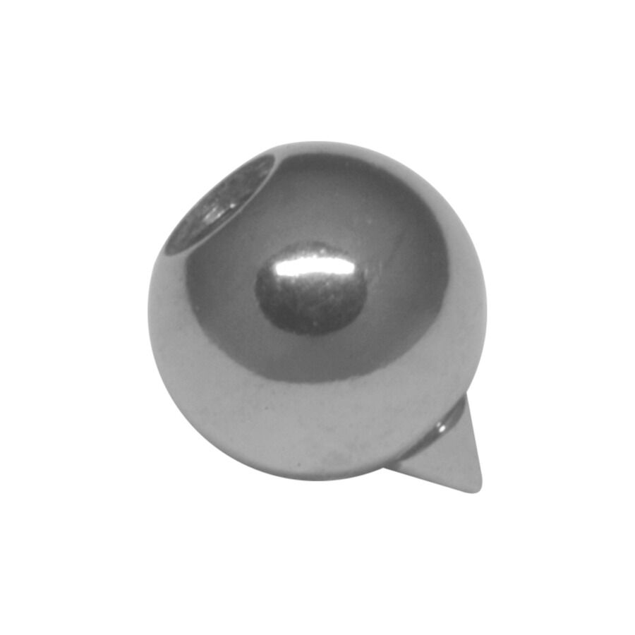 Accessorio in titanio argentato per piercing, forma sferica, su sfondo bianco