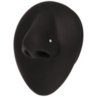 Piercing naso con cristallo chiaro in forma nera su sfondo bianco