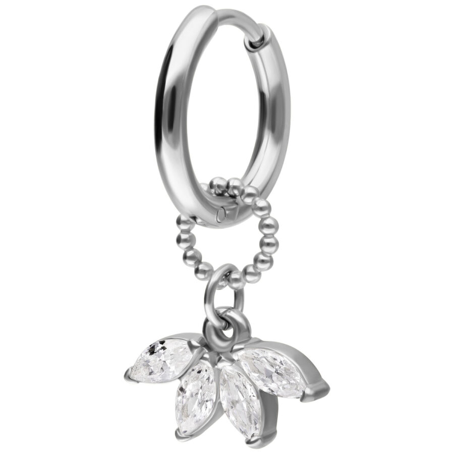 Orecchino a cerchio in argento con pendente di cristallo scintillante a forma di foglia, su sfondo bianco