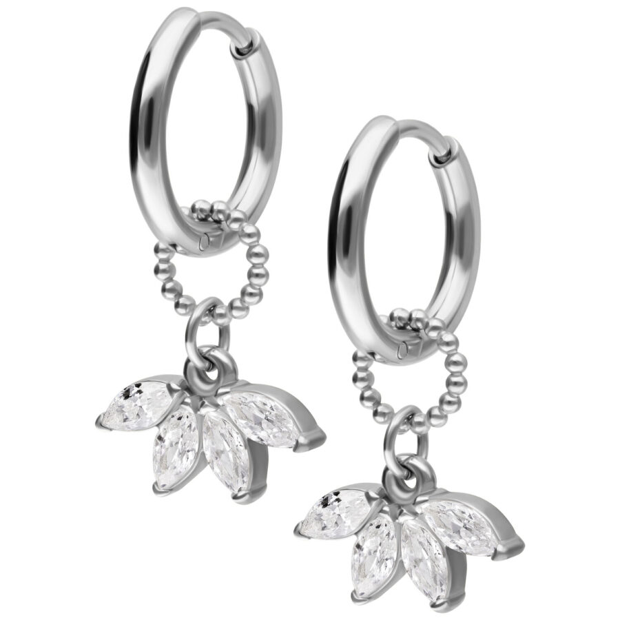 Orecchini a cerchio in argento con pendente di cristallo a forma di foglia, su sfondo bianco
