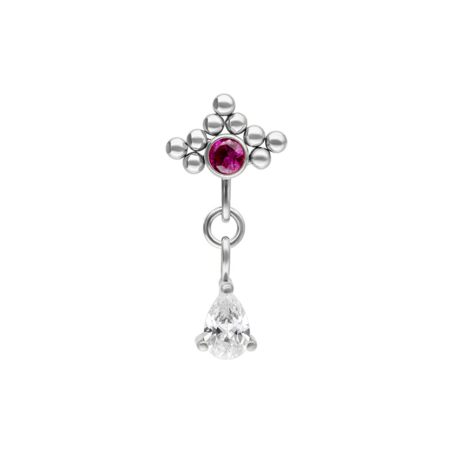 Accessorio per piercing argento con cristallo rosso e ciondolo ovale su sfondo bianco.