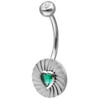 Banana bell in titanio argento con cuore verde smeraldo e cristallo chiaro su sfondo bianco