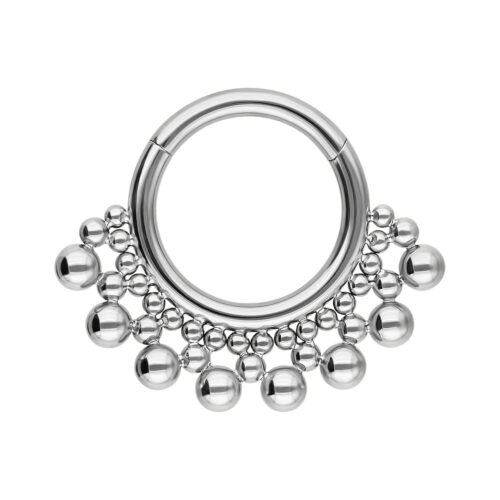 Clicker Septum argento con dettagli a sfera su sfondo bianco