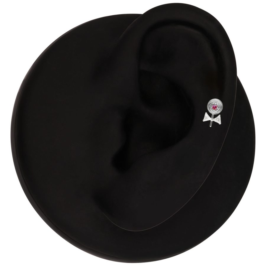 Accessorio Piercing Lollipop Argento su un orecchio modello nero
