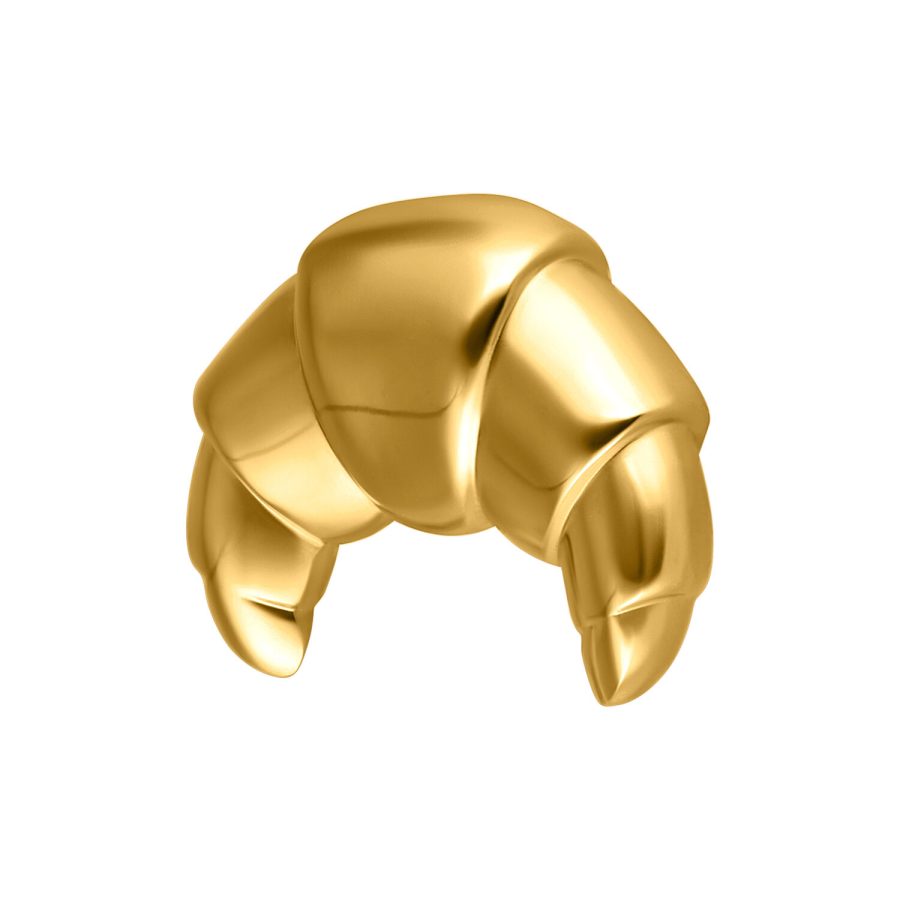 Accessorio piercing a forma di croissant dorato su sfondo bianco