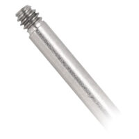 Titan Barbell 18mm con filettatura esterna Barra in titanio color argento con filettatura esterna su sfondo bianco