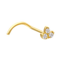 Piercing al naso in oro a forma di loto con tre zirconi chiari su sfondo bianco