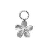 Ciondolo Fiore Argento in Acciaio Chirurgico Ciondolo fiore argento con cinque petali e una pietra scintillante al centro su sfondo bianco