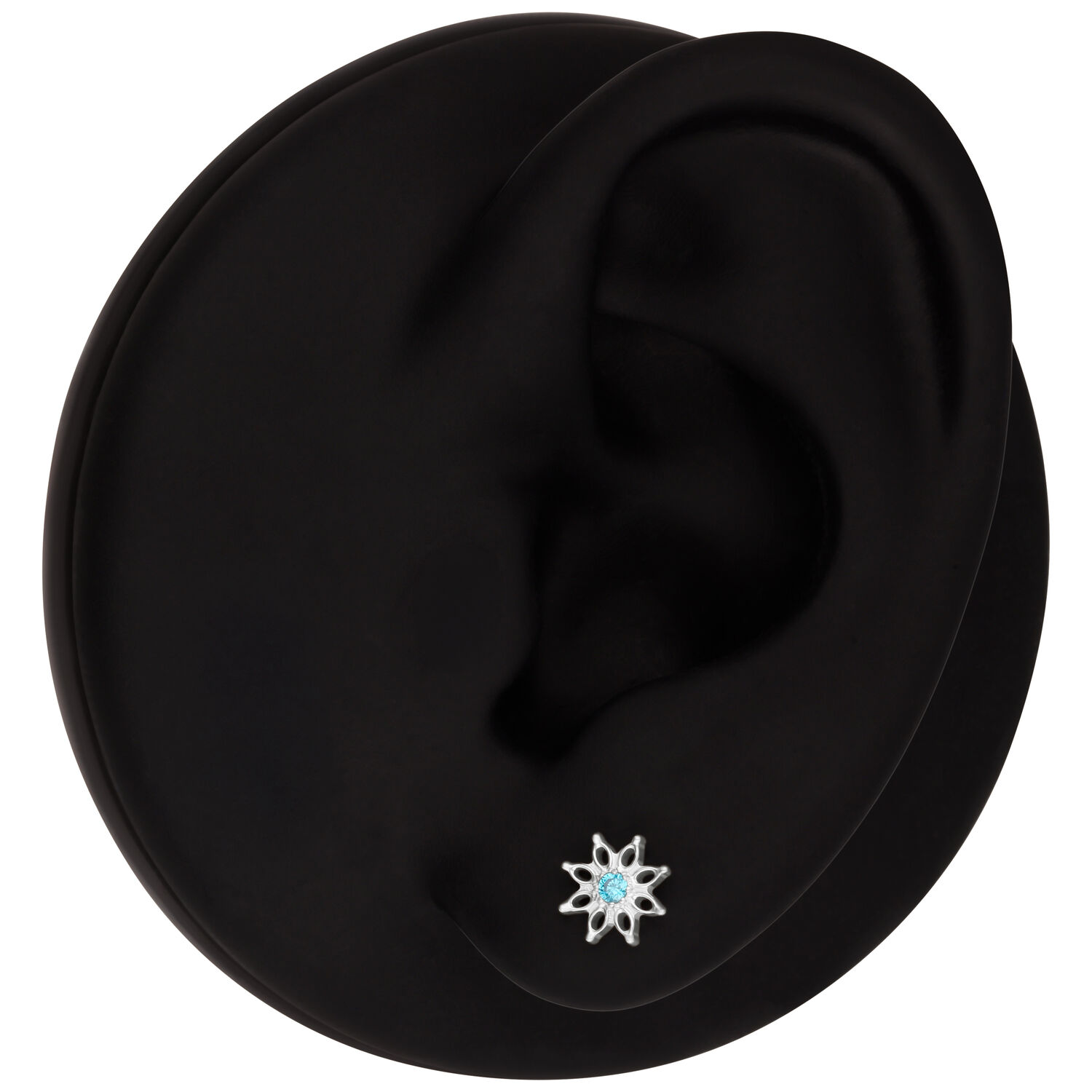 Accessorio Aqua Bloom in Cristallo Turchese Modello di orecchio nero con accessorio floreale in cristallo turchese nel lobo