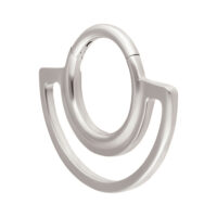 Clicker Dual Ring Argento 8 mm Clicker Dual Ring Argento in titanio con design circolare su sfondo bianco