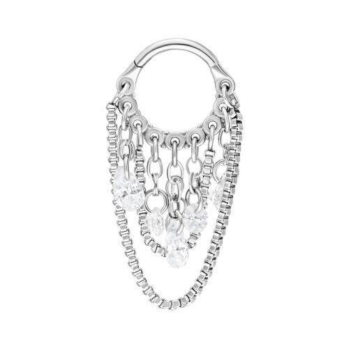 Clicker piercing in argento con cristalli chiari, design a catena su sfondo bianco