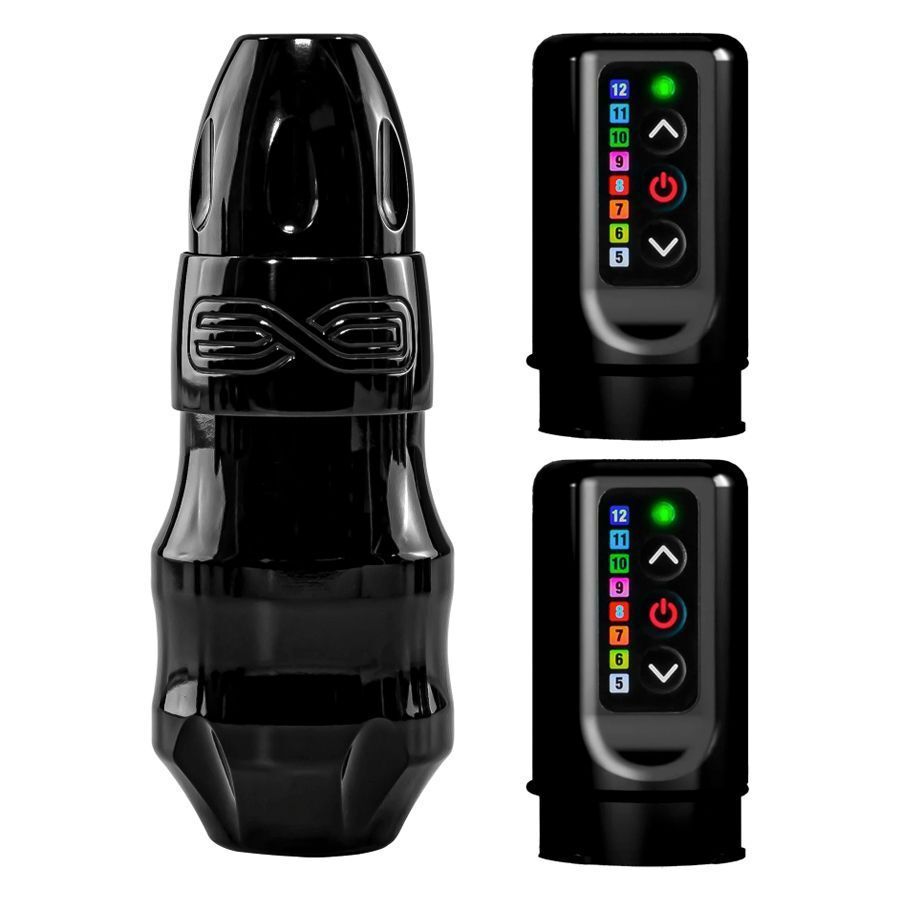 Macchina per tatuaggi FK Irons EXO nera con due Powerbolts su sfondo bianco