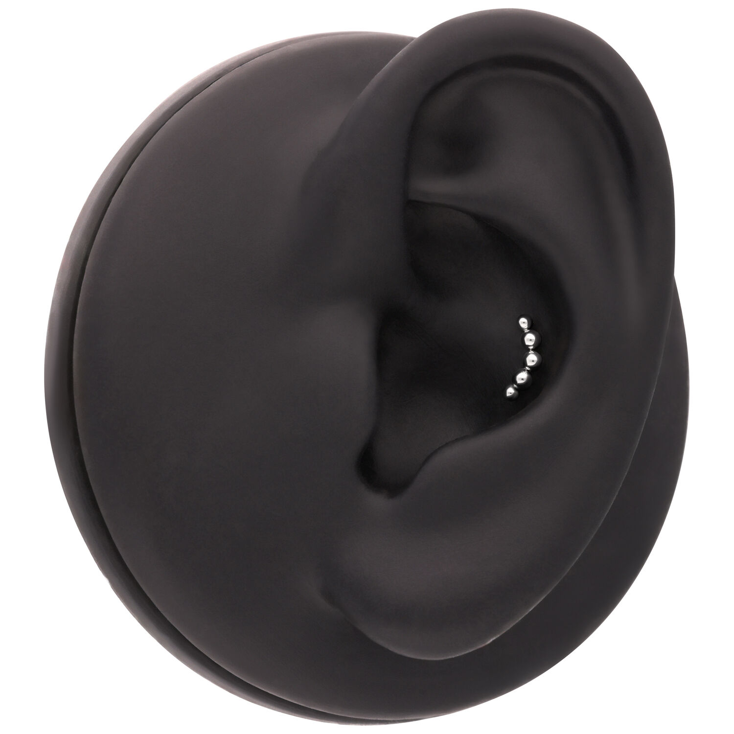 Accessorio nero per piercing all'orecchio con sfere Accessorio nero per piercing all'orecchio con piccole sfere argentate su sfondo nero