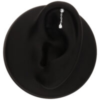 Argento Rook con Cristallo Piercing in argento con cristallo chiaro su modello di orecchio nero
