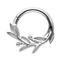 Clicker Ramo d'Ulivo Argento 8 mm Clicker argento con design a ramo d'ulivo su sfondo bianco