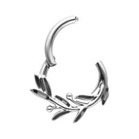 Clicker Ramo d'Olivo Argento Anello piercing in argento con design a ramo d'olivo su sfondo bianco
