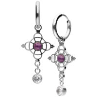 Orecchini a cerchio in argento con ametista e zirconi Orecchini a cerchio in argento con ametista viola e zirconi chiari, su sfondo bianco