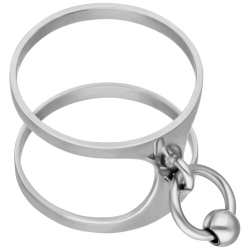 Anello in argento con design piercing e sfera, su sfondo bianco