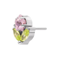 Orecchino a perno con cristallo rosa a forma di cuore e due cristalli gialli su sfondo bianco