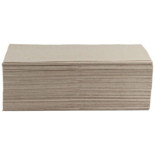 Asciugamano monostrato beige piegato su sfondo bianco
