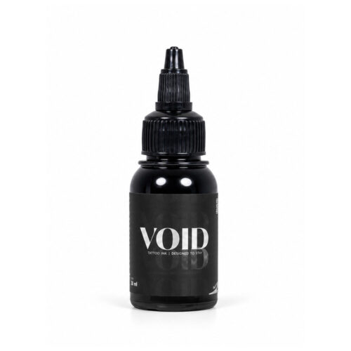 Bottiglia nera da 30 ml di Void Tattoo Ink su sfondo bianco